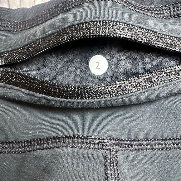 Lululemon Soft Below Knee Scrunch Leggings Capri Women's Size 2 Black Zip Pocket - Picture 5 of 6